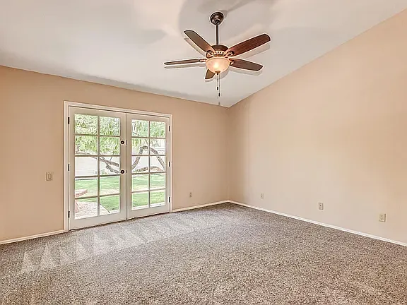 1211 E Drake Dr — Photo 22