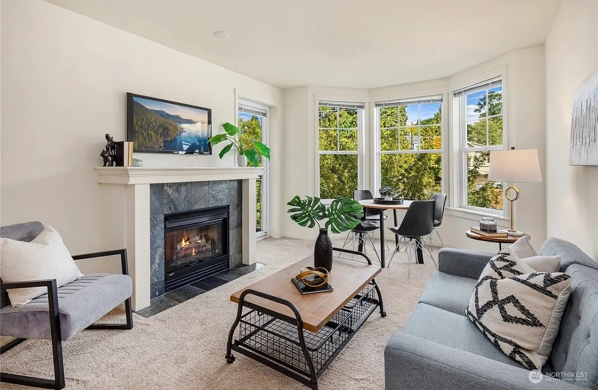 1 bed, 636 sqft, $2,395 — Photo 2
