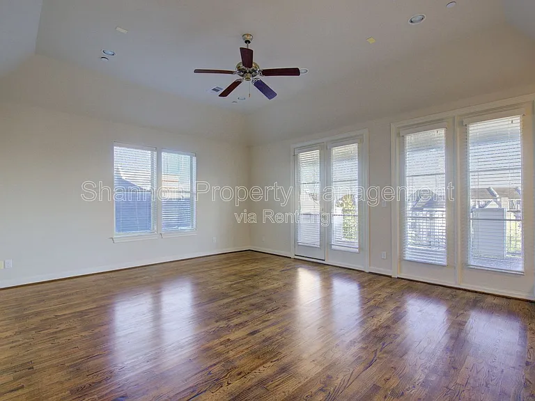 9627 Fannin Sta W — Photo 15