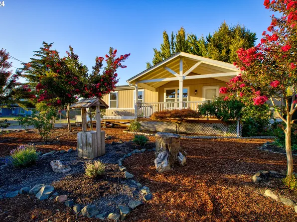 2438 Austin Rd, Roseburg, OR 97471