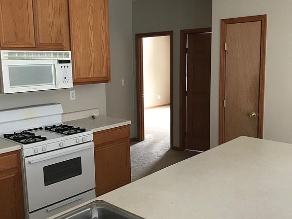 2nd image of 10450 Metalmark Ln Unit 3