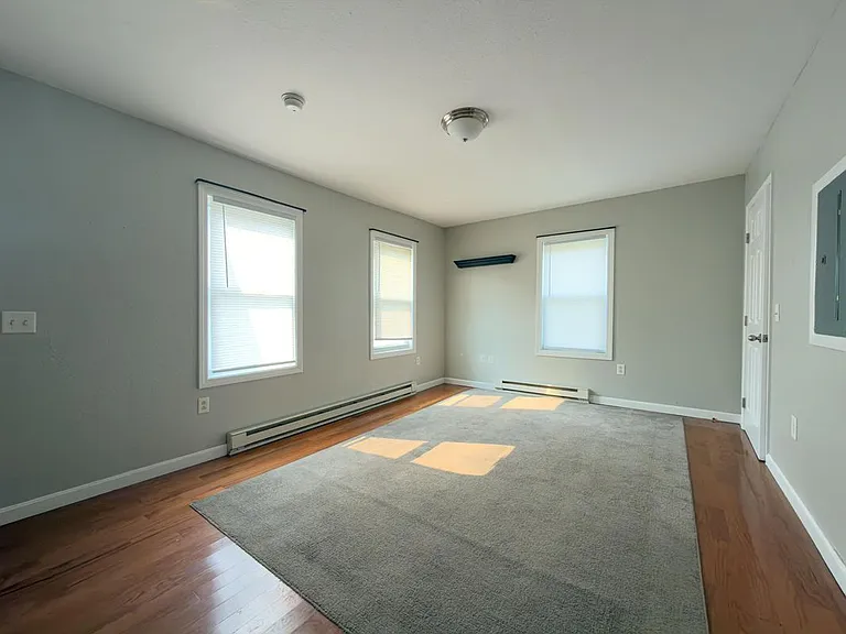 31-33 Saranac St #31 — Photo 7