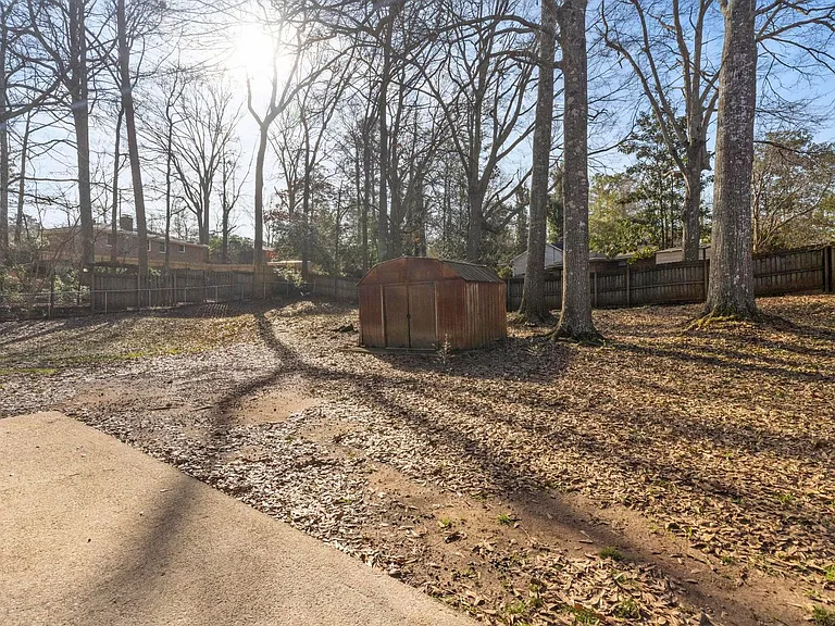 233 N Cedarbrook Dr — Photo 11