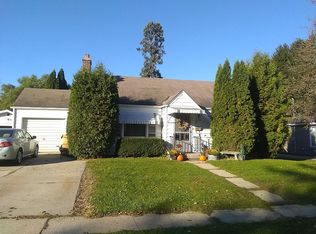 1127 Wheeler St, Lake Geneva, WI 53147