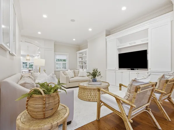 4 Concord St, Charlestown, MA 02129
