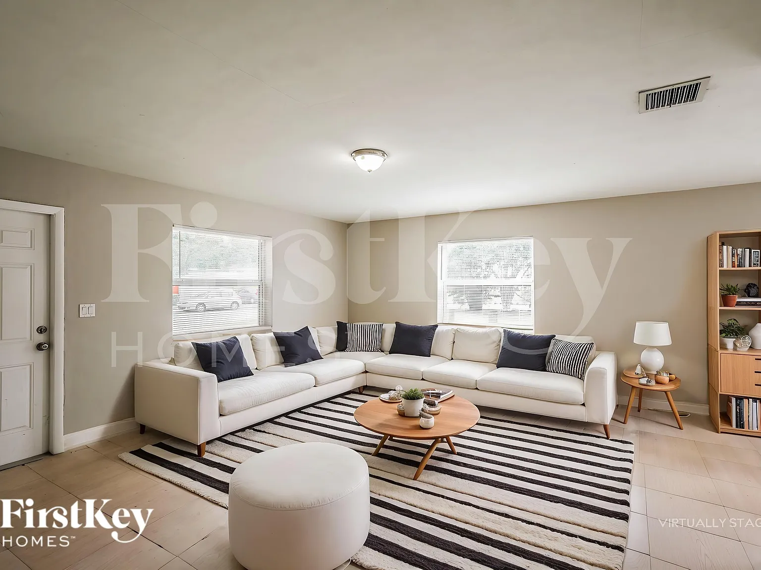2 bed, 1.0 bath, 1355 sqft, $2,210 — Photo 3