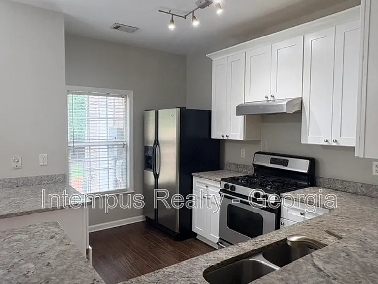 904 Prestwyck Ct — Photo 6