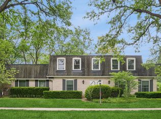 2629 Kingston Dr, Northbrook, IL 60062
