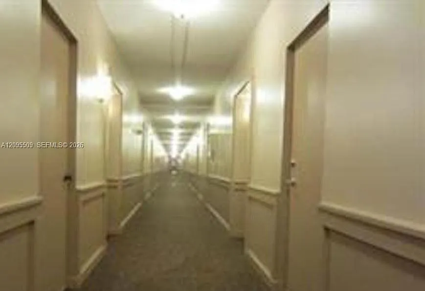 Oakland Shores Condominiu — Photo 3