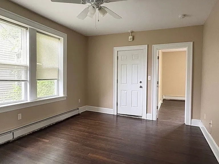 126 Oak St #4 — Photo 9