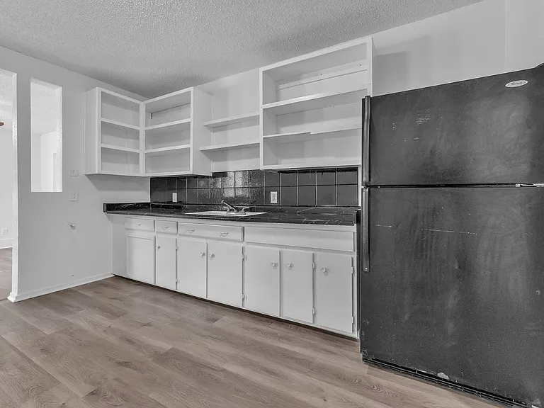 402 Ada St #1 — Photo 5