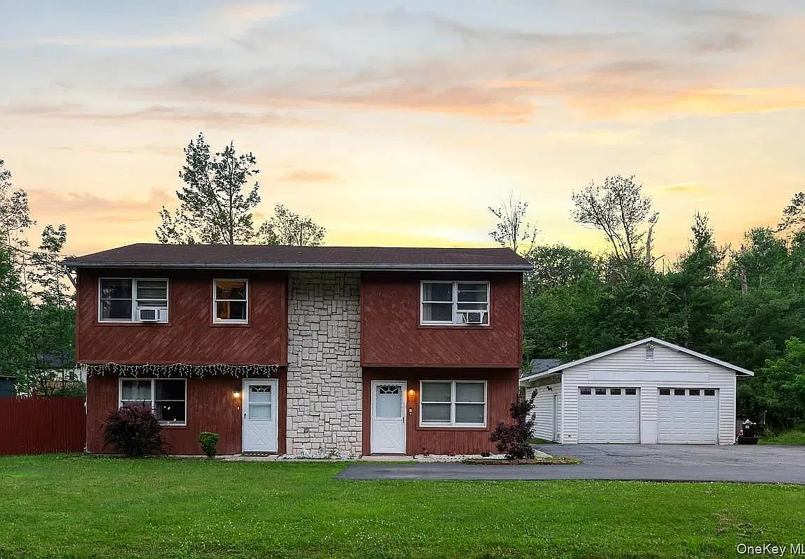 3 bed, $2,200 — Photo 1