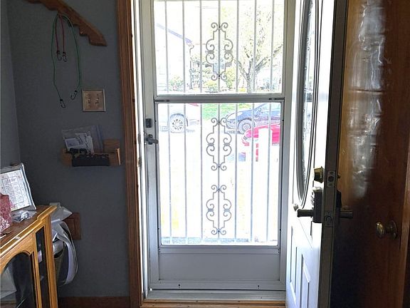 3rd image of 133 Liberty Ave