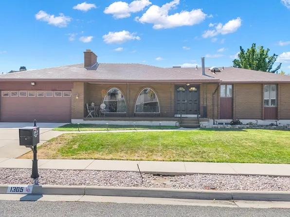 1305 W Pinewood Dr, Taylorsville, UT 84123
