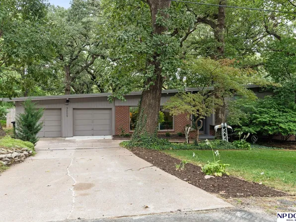 3009 S 94th St, Omaha, NE 68124