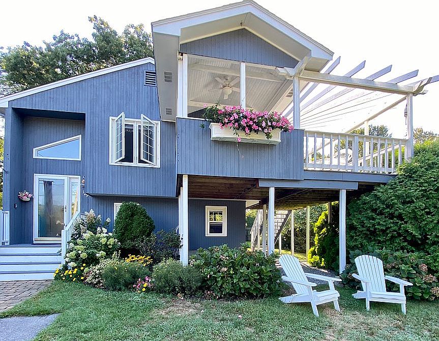 1st image of 129 N River Dr