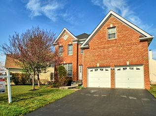 19 Esterbrook Dr, Princeton, NJ 08540