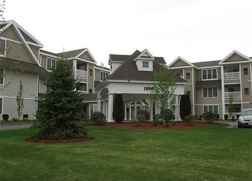 2nd image of 1000 Emerald Ct #1122
