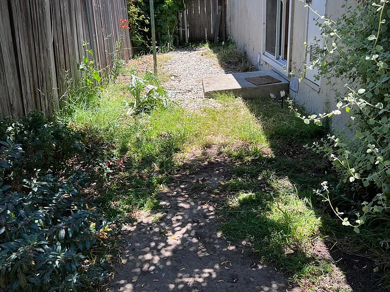 473 W Sunset Blvd — Photo 20
