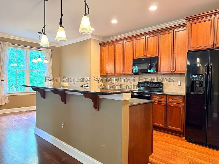 616 Lake Artesia Ln — Photo 12
