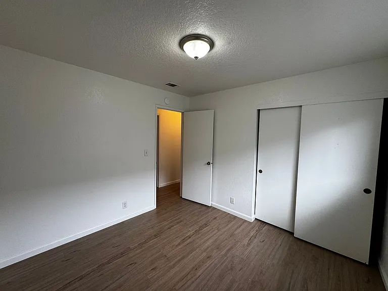 3525 Tracey Ct — Photo 8