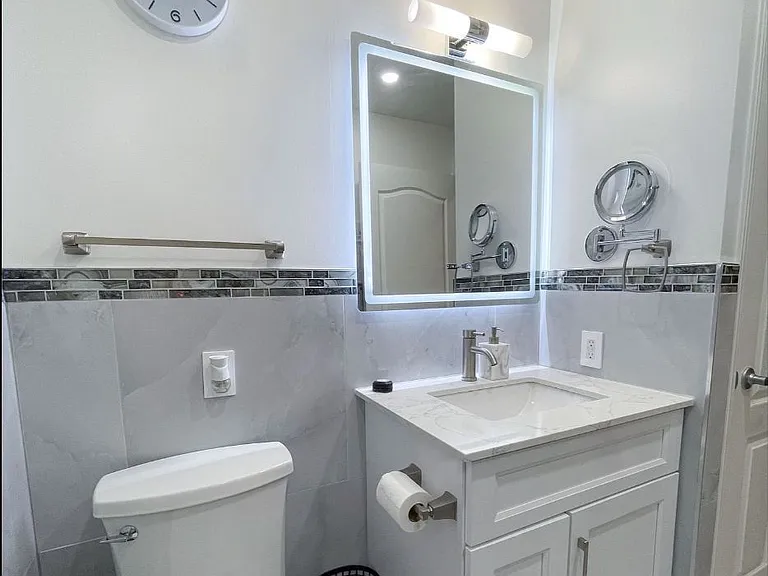 555 Yonge St #510 — Photo 18