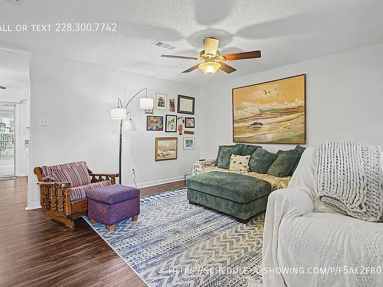 883 Rustwood Dr — Photo 2