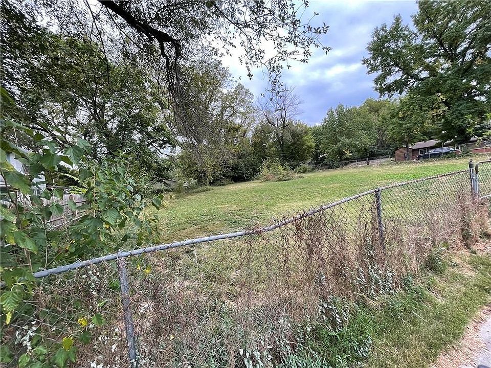 1st image of 7039-7041 College Ave #7043