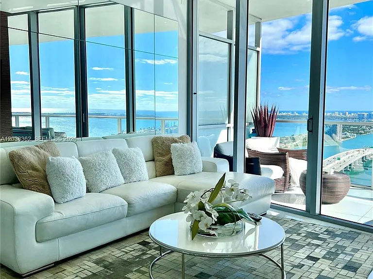1100 Biscayne Blvd #4103 — Photo 6