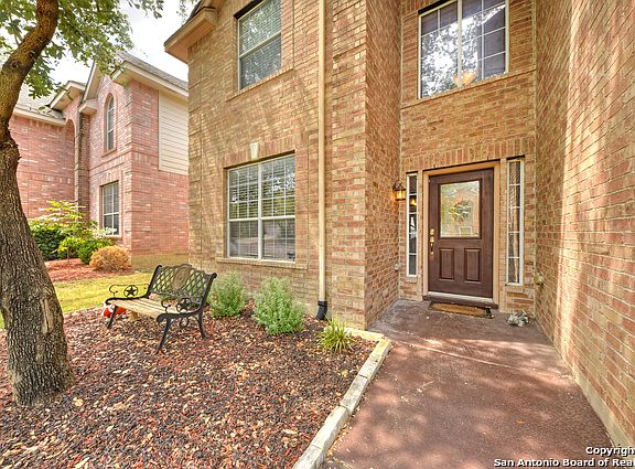 2nd image of 1215 Sonesta Ln