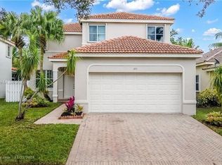 691 Willow Bend Rd, Weston, FL 33327