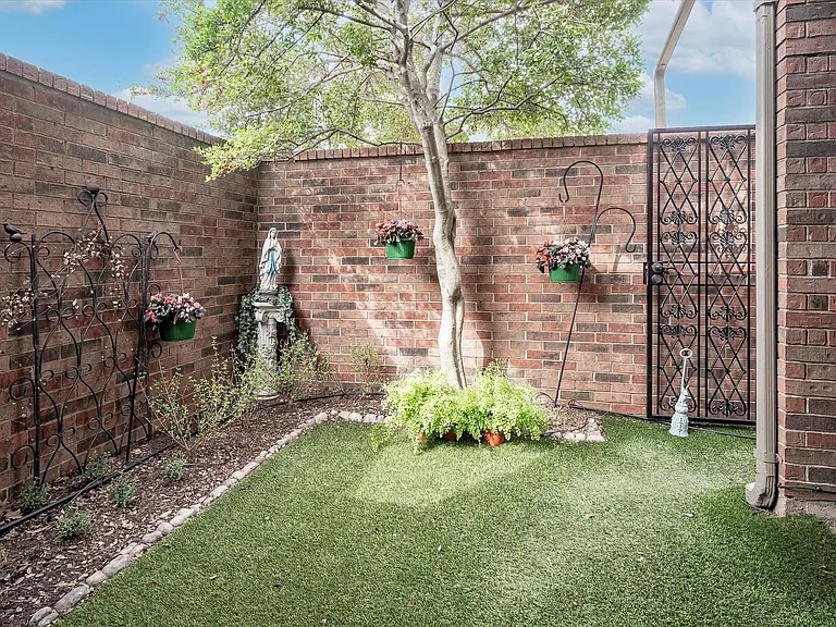 12446 Montego Plz — Photo 22