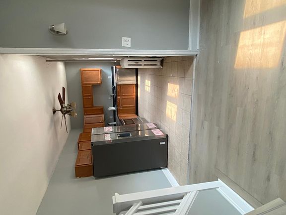 3rd image of 321 Peffer St