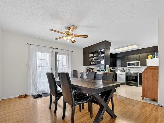 3rd image of 943 W East Ave