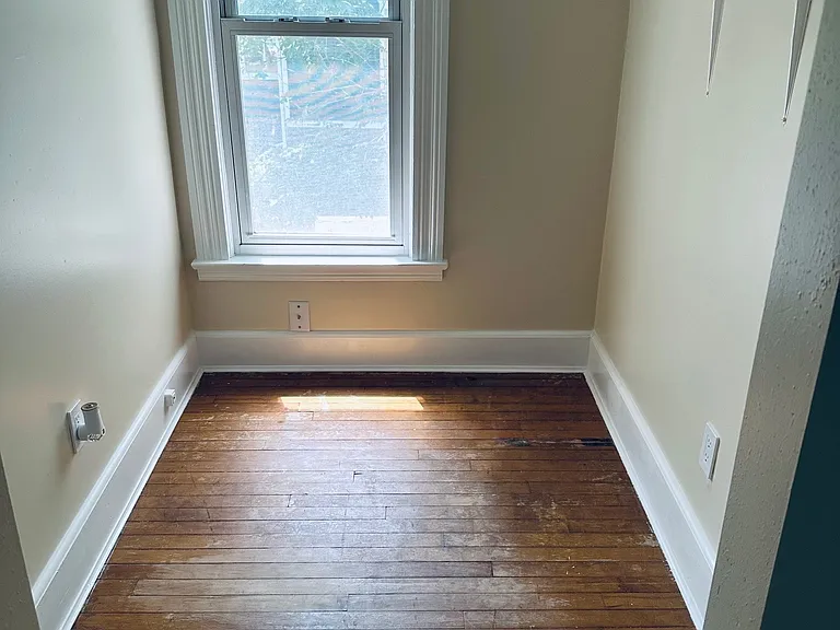 2215 Iowa St — Photo 17