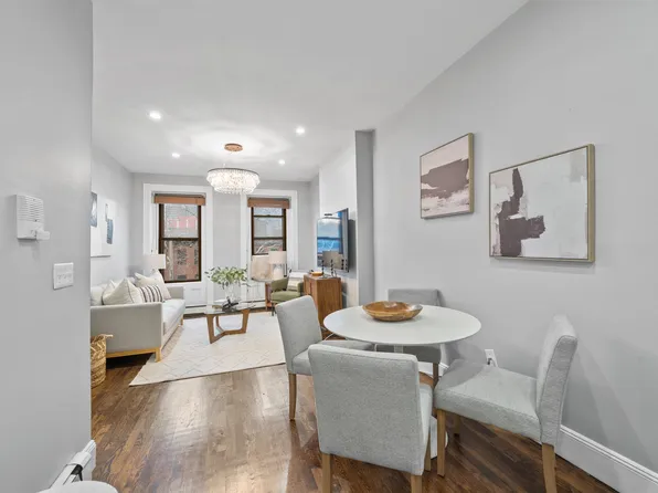 297 Pavonia Avenue image 9 of 30