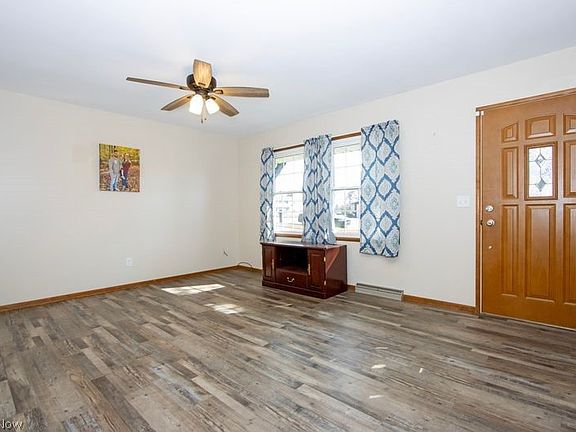 3rd image of 1822 Evline Dr