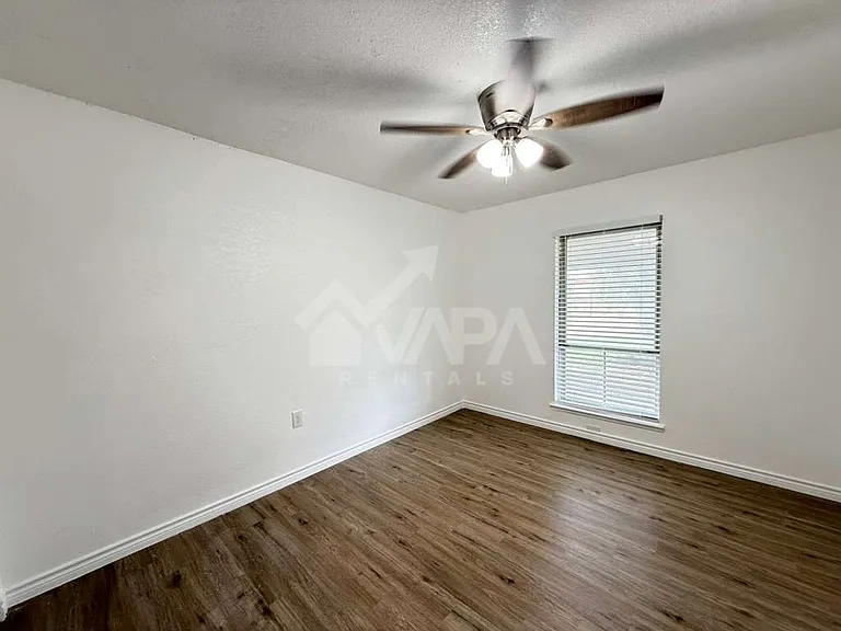 7729 Narrow Pass Dr — Photo 13