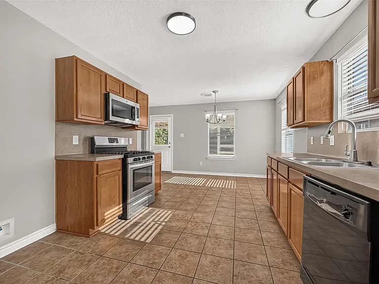 19210 Moss Meadow Ln — Photo 15
