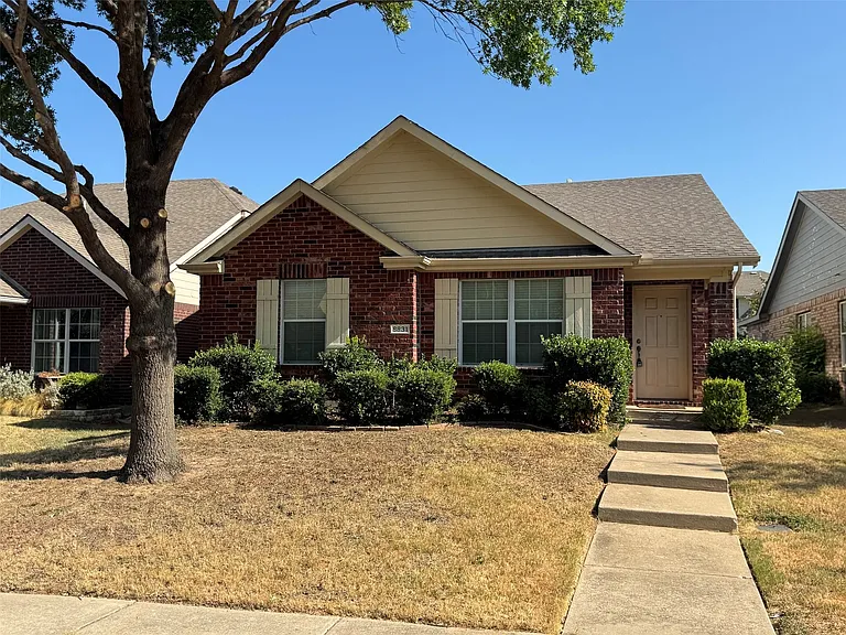 8831 Holliday Ln — Photo 1