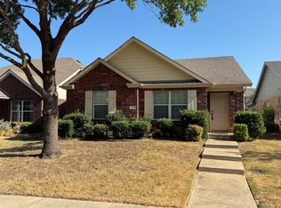 8831 Holliday Ln, Aubrey, TX 76227