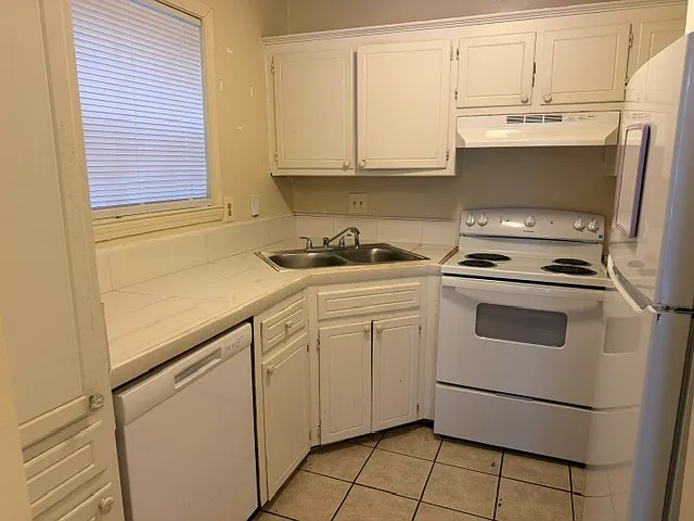 3 bed, 1250 sqft, $1,150 — Photo 1