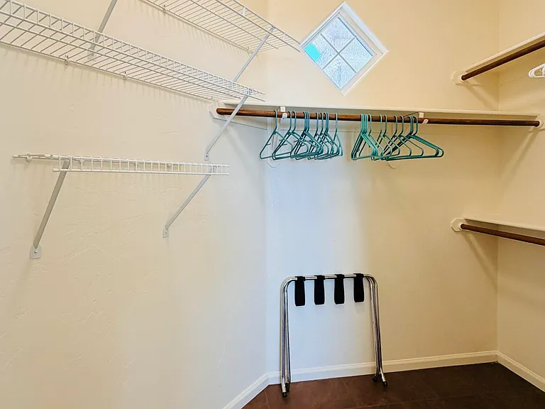 1465 W Bridalveil Pl — Photo 34