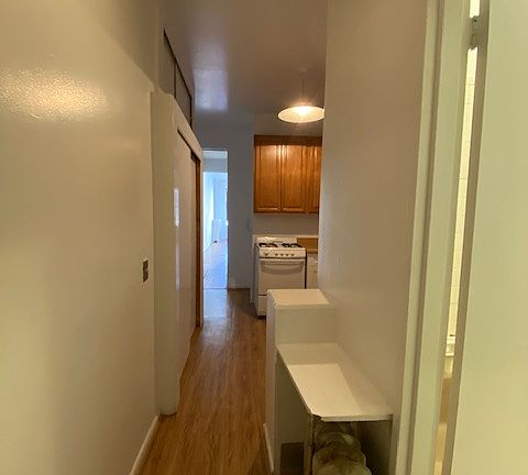 4th image of 214 W 92nd St #4B