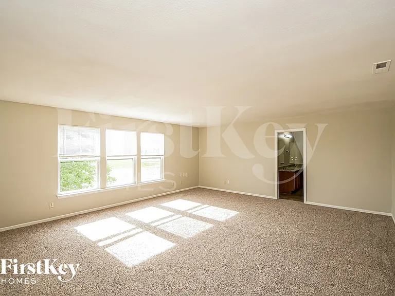 4260 Arches Ct — Photo 9