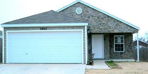 1st image of 1912 S Pinewoods Dr