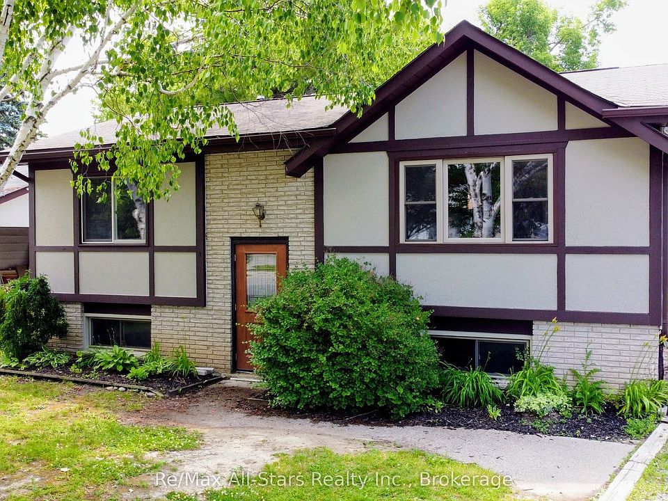 1st image of 1886 Croftdale Cres