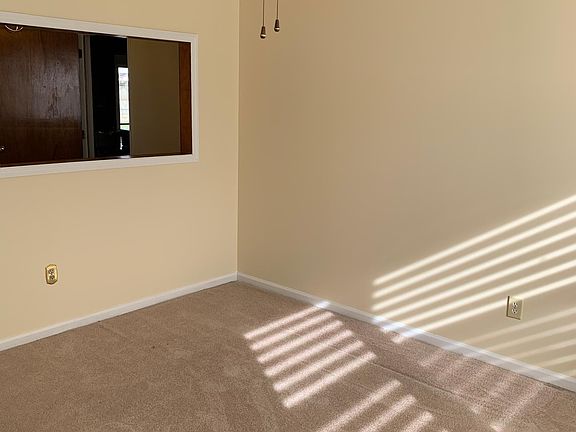 5th image of 257 Malden Ln
