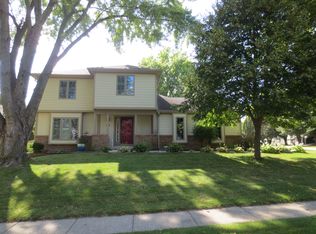308 39th St, West Des Moines, IA 50265
