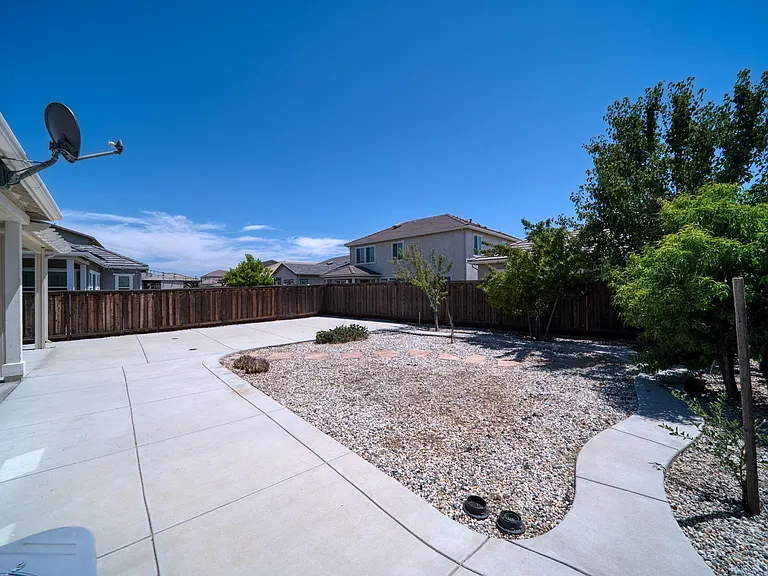 1914 Balsam Ct — Photo 9
